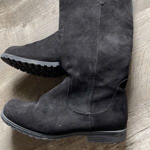 Girls size 5, black suede material boots, worn once
